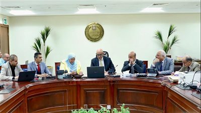 وزير التربية والتعليم يتابع امتحانات الدبلومات الفنية من غرفة العمليات 