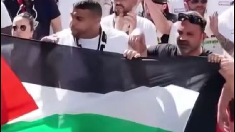 مظاهرة حاشدة لجماهير