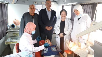 قرية دمهوج تستقبل أطباء من كافة التخصصات بعيادات متنقلة.. وصرف الأدوية مجانا