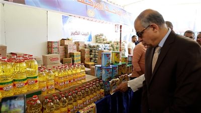 محافظ المنيا يفتتح «سوق اليوم الواحد» على كورنيش النيل استعداداً لعيد الأضحى