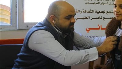 لحق بأطفاله التسعة.. وفاة الدكتور حمدي النجار متأثرًا بجراحه بعد مجزرة خانيوس