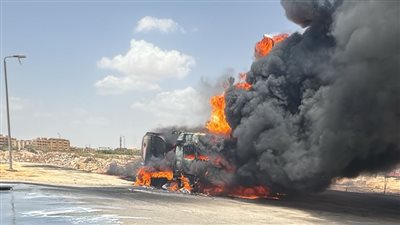 بعد انفجار سيار وقود.. اندلاع حريق هائل في محطة بنزين بالعاشر من رمضان 