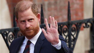 بعد سنوات من التوتر.. هاري يمد يده للعائلة المالكة عبر دعوة رسمية مفاجئة
