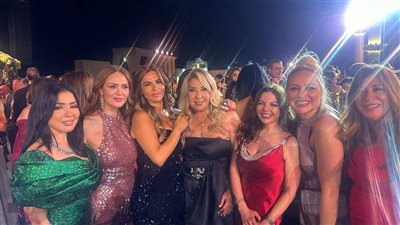 نادية الجندي تتألق بإطلالة جديدة وتعبّر عن سعادتها بمحبة جمهورها