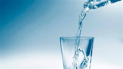 الماء سر الحياة: كيف يؤثر شرب الماء يوميًا على الجسم والمزاج