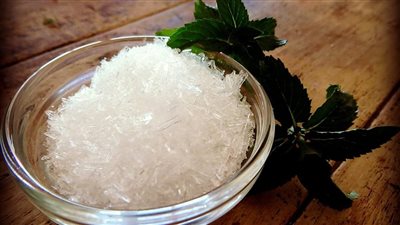 بلورات المنثول الطبيعية من تركيا: فوائد مدهشة واستخدامات متعددة