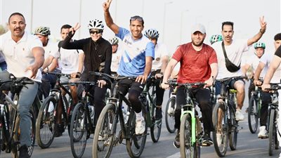 وزيرا الأوقاف والشباب والرياضة ومحافظ القاهرة يشاركون بماراثون الدراجات 