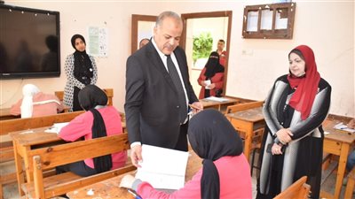 الغرباوي يتفقد اللجان في ثاني أيام امتحانات الشهادة الإعدادية ببورسعيد 
