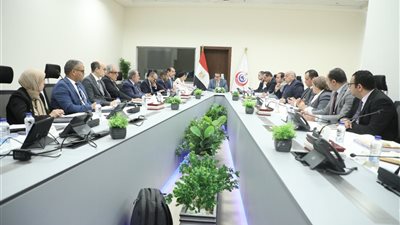 وزير الصحة يناقش خطة التأمين الطبي استعداداً لعيد الأضحى المبارك