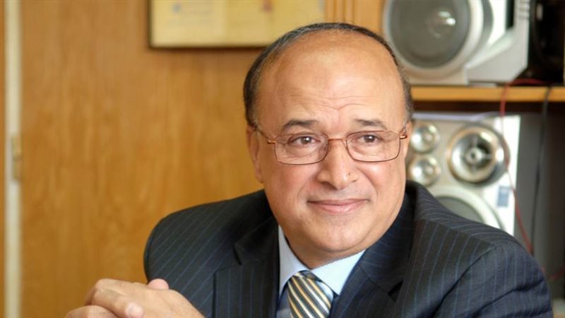 الدكتور كارم محمود