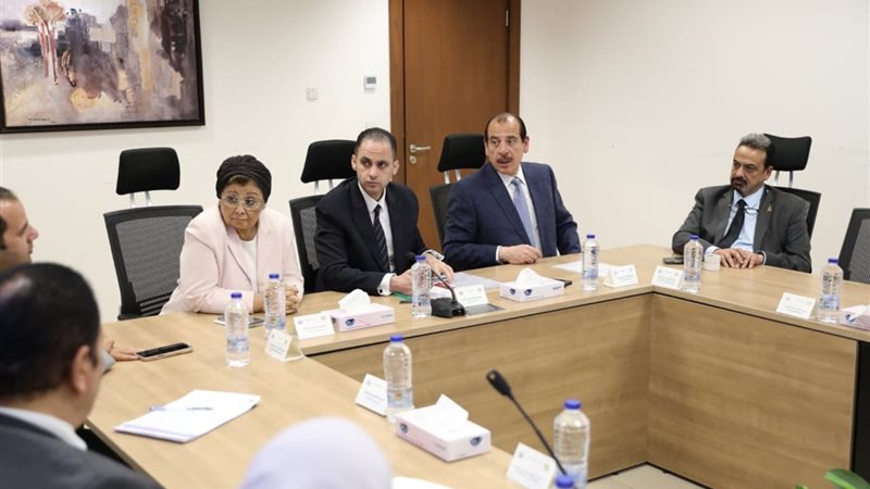 نواب وزير الصحة في
