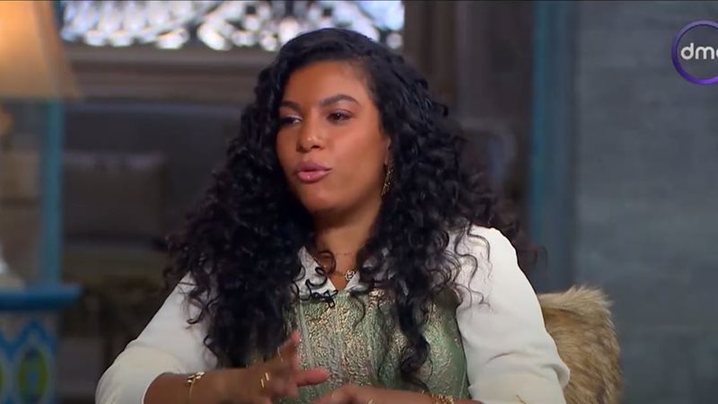الفنانة دينا سامي