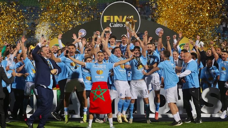 احتفال لاعبو بيراميدز