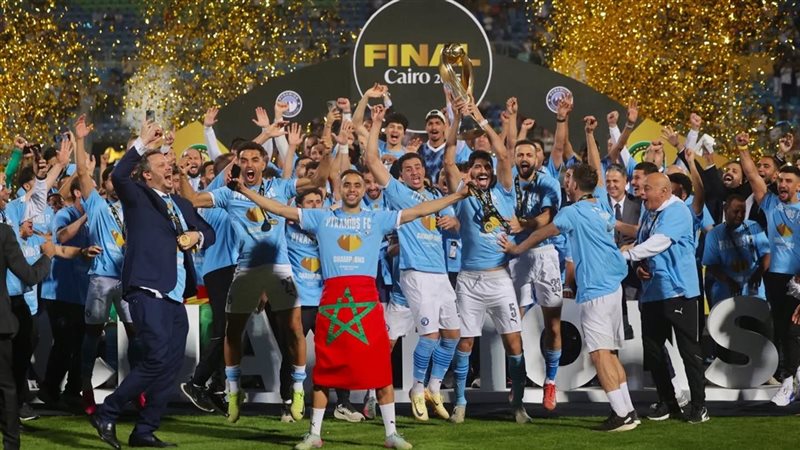 احتفال لاعبو بيراميدز