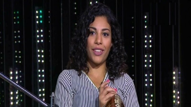 الفنانة دينا سامي