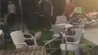 إصابة 4 أشخاص بعد اقتحام سيارة ملاكى مقهى بأكتوبر 