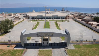 تداول 13 آلف طن بضائع عامة ومتنوعة و 738 شاحنة بمواني البحر الأحمر 