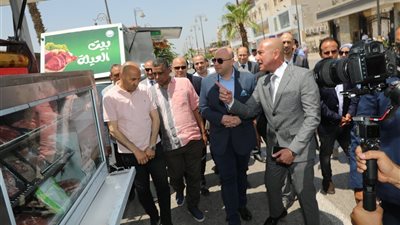 استعدادا لعيد الأضحى.. محافظ بني سويف يشهد اصطفاف منافذ البيع المتنقلة