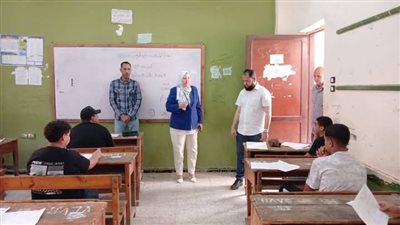 إلغاء امتحانات لطلاب بسبب استخدام الهواتف المحمولة في لجان بني سويف