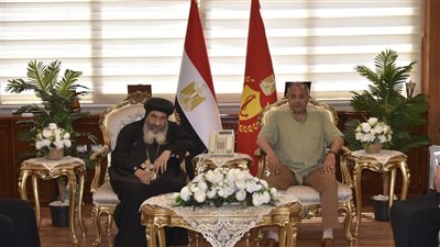 محافظ بورسعيد يستقبل وفدا من الكنيسة للتهنئة بعيد الأضحى المبارك