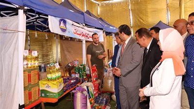 محافظ دمياط يفتتح معرض السلع الغذائية واللحوم استعدادًا لعيد الأضحى