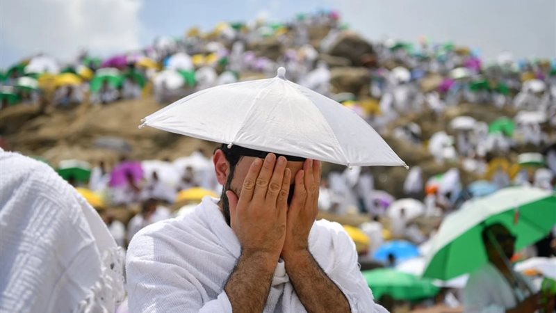 حكم لبس قبعة المظلة