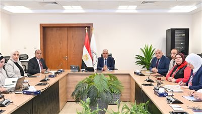 وزير الري يتابع الاستعدادات لعقد 