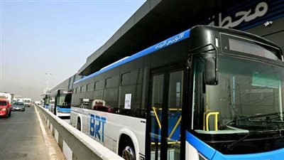 وزير الصناعة والنقل يكشف تفاصيل محطات الأتوبيس الترددي| بث مباشر