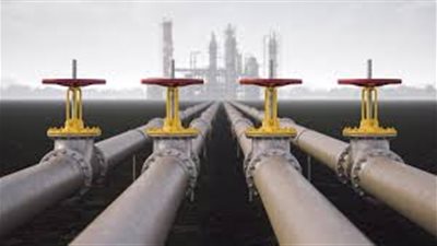 عودة جزئية لإمدادات الغاز الطبيعي تُعيد بعض المصانع للعمل.. وخبير يحذر 