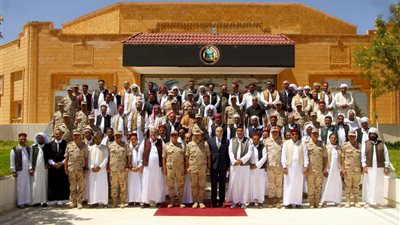 المنطقة الغربية العسكرية تنظم لقاء مع شيوخ وعواقل محافظة مطروح‎