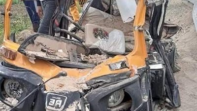 إصابة سائق توك توك في حادث تصادم على طريق المحلة طنطا أمام كافية كونكورد