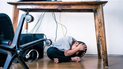 كيف تتعامل مع الخوف من الزلازل عند الأطفال؟.. 6 نصائح لازم تعرفها