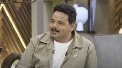 مصطفى غريب: وكنت شقي ومش دحيح .. وبدأت التمثيل من مسرح المدرسة|فيديو 