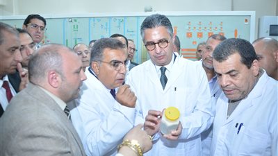 وزير التموين يتفقد صوامع القمح ومضارب الأرز والمنطقة اللوجستية بالدقهلية 