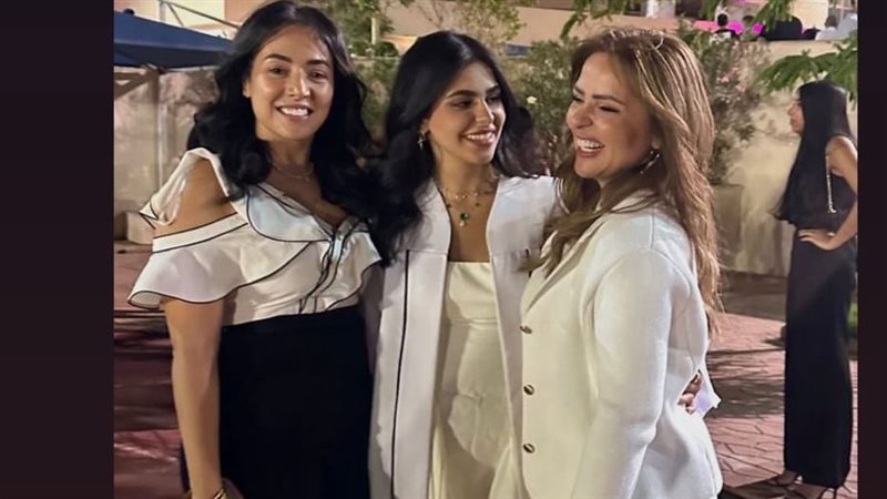 مها الصغير وابنتها