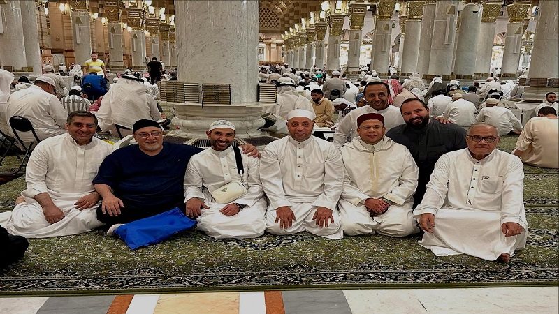 الفنان أحمد سعد وسط