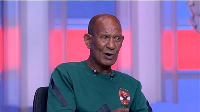 أجيالًا وأساطيرًا.. عم حارث: النادي الأهلي عشق حقيقي لأي شخص يدخل فيه