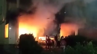 خسائر بالملايين.. حريق هائل يلتهم معرض أجهزة كهربائية بسمنود