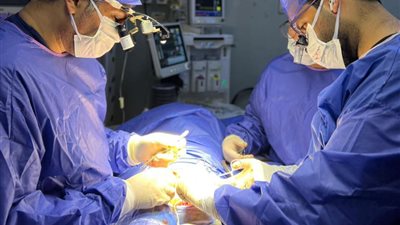 نجاح جراحة دقيقة بالمنظار لطفلة لفتق نادر في الحجاب الحاجز بالسويس  
