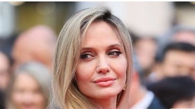 أنجلينا جولي تحتفل بعيد ميلادها الخمسين: حياة مليئة بالحب والأمومة والإنجازات