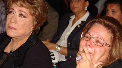 أحمد حامد ينشر صورة للراحلة سميحة أيوب أثناء تأبين شهداء حريق مسرح بني سويف