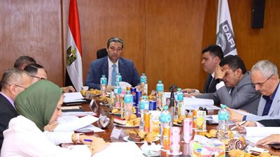 60 مليون دولار استثمارات المنطقة الحرة..محافظ دمياط يناقش تطوير البنية التحتية