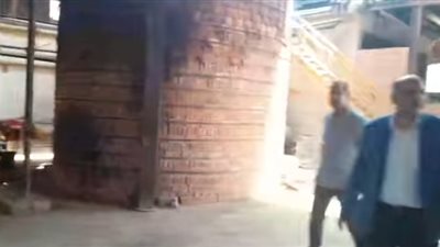 تموين بني سويف تضبط مصنعًا غير مرخص لإعادة تدوير زيوت السيارات