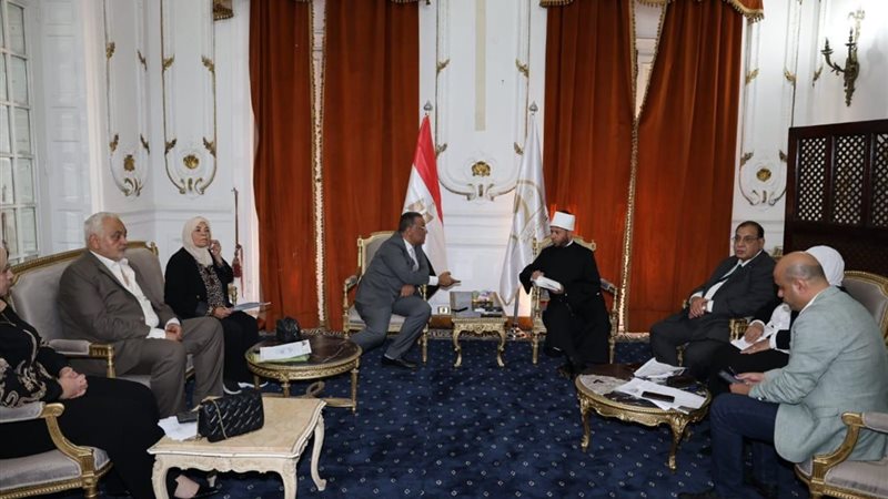 وزير الأوقاف خلال