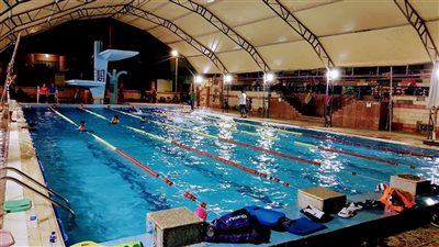 نادي محافظة الفيوم ينتهى من تغطية حمام السباحة وصيانته |صور