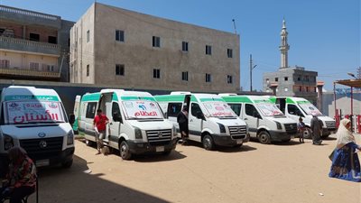 الكشف الطبي بالمجان على1864 مواطن في قافلة طبية في دمياط 