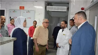 يوم الوقفة… رئيس التأمين الصحي يفاجي مستشفى النصر بحلوان لمتابعة خدمات العيد