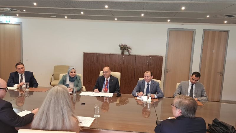 وزير العمل في جنيف