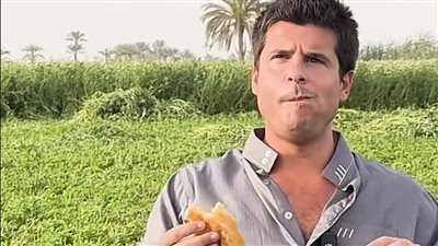 حقق ملايين المشاهدات..من إمبابة للأقصر ميجيل الإسباني يروي مغامراته في مصر 