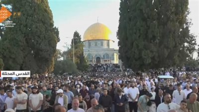 آلاف الفلسطينيين يؤدون صلاة عيد الأضحى في الأقصى وسط اقتحامات استفزازية